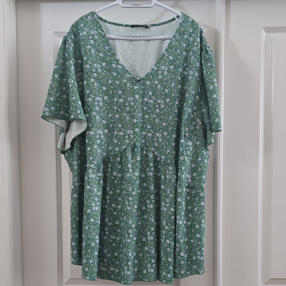 BloomChic Green Floral Top
